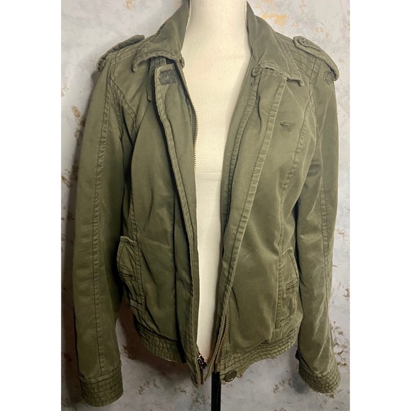 Abercrombie & Fitch Jackets & Blazers - Abercrombie & Fitch Army Green Utility Jacket LG